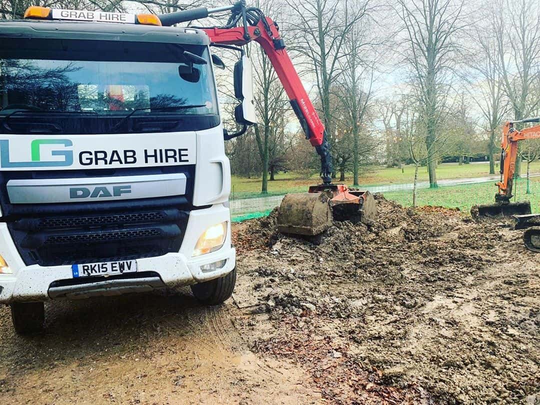 LG Grab Lorry Hire in Surrey